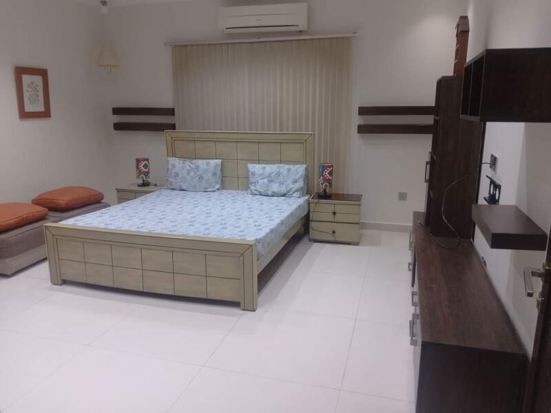 1 Kanal Furnished Houae Available For Rent in Bahria Town