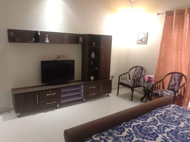 1 Kanal Furnished Houae Available For Rent in Bahria Town